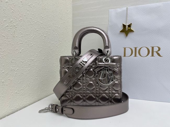 Small Lady Dior Bag with Strap Cannage patent leather M0531OU Silver gray