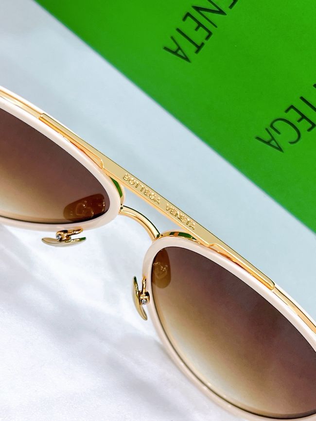 Gucci Sunglasses 821551-3