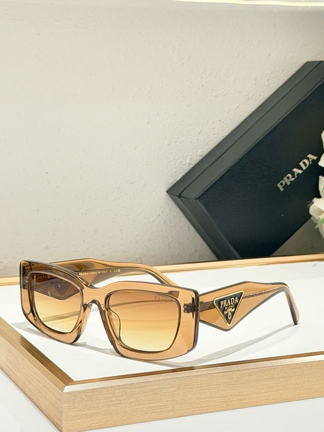 Prada Sunglasses 821620-4