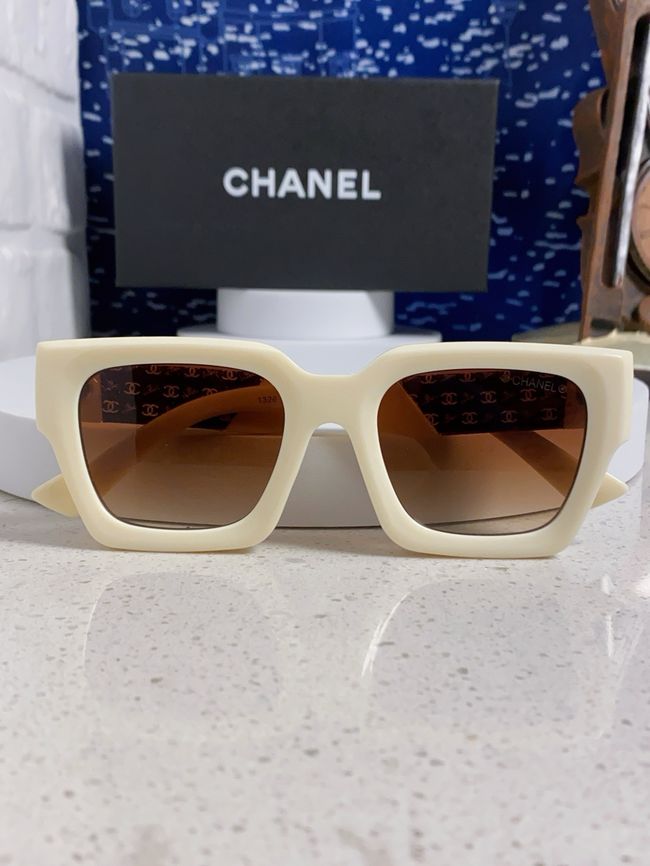 Chanel Sunglasses 821629-3