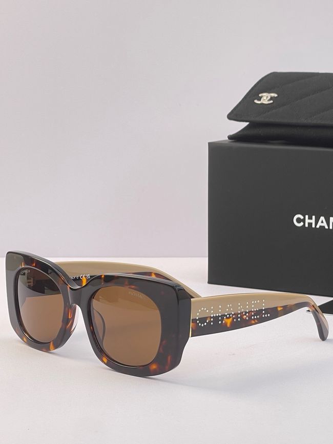 Chanel Sunglasses 821631-4