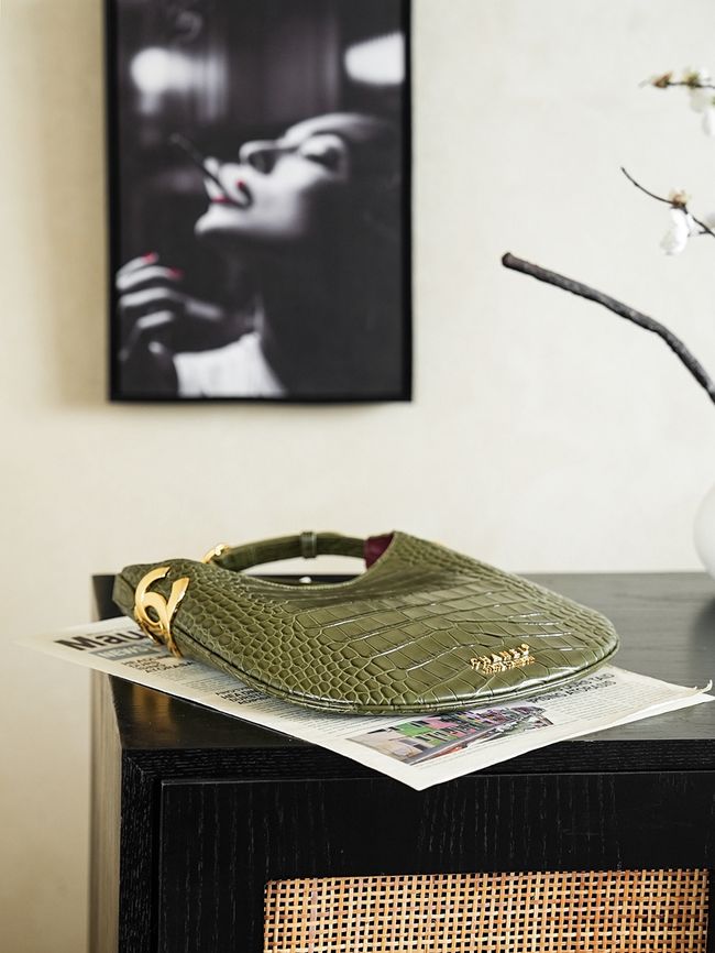 Chanel Shoulder Bags Crocodile Embossed 68011 green