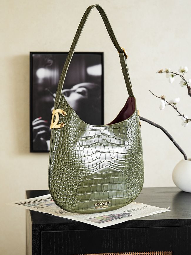 Chanel Crocodile Embossed Shoulder Bag 68012 green