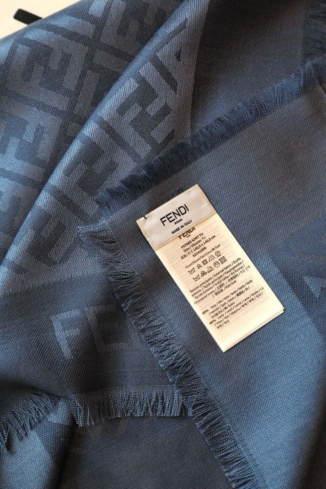 Fendi Shawl Wool Silk and Cotton 06388-2 Fendi Shawl Wool Silk and Cotton 06388-2