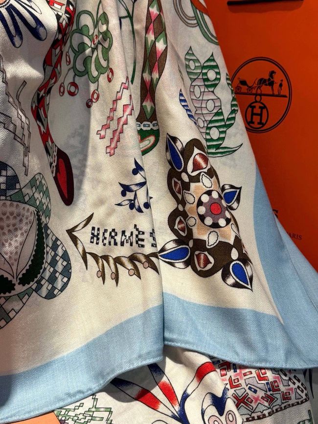 Hermes cashmere Shawl H24436-3 Hermes cashmere Shawl H24436-3