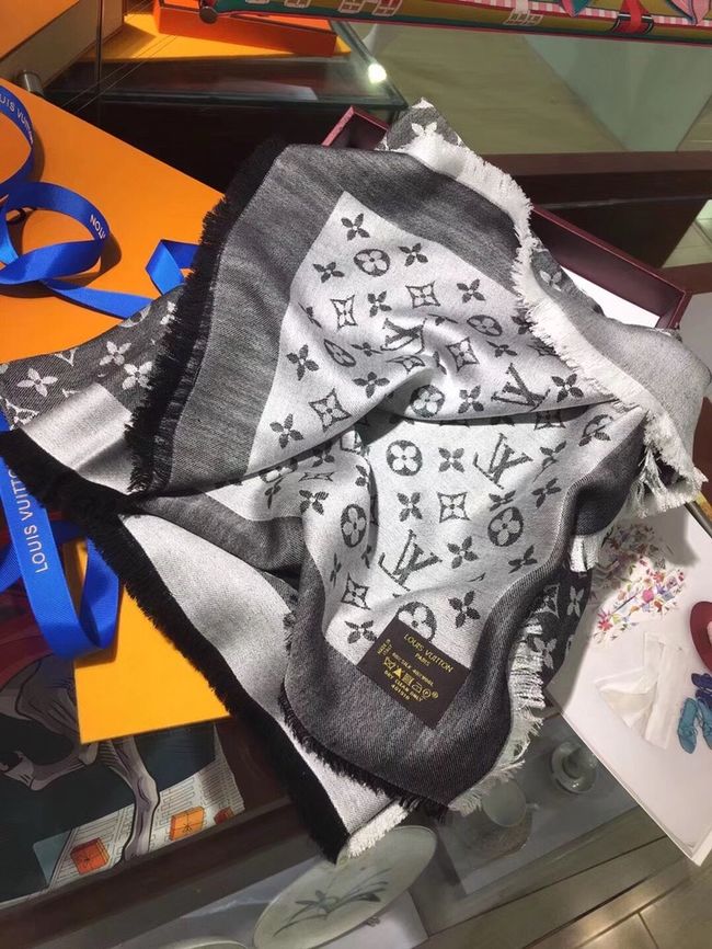 Louis Vuitton Monogram Shine Shawl M98772-3 Louis Vuitton Monogram Shine Shawl M98772-3
