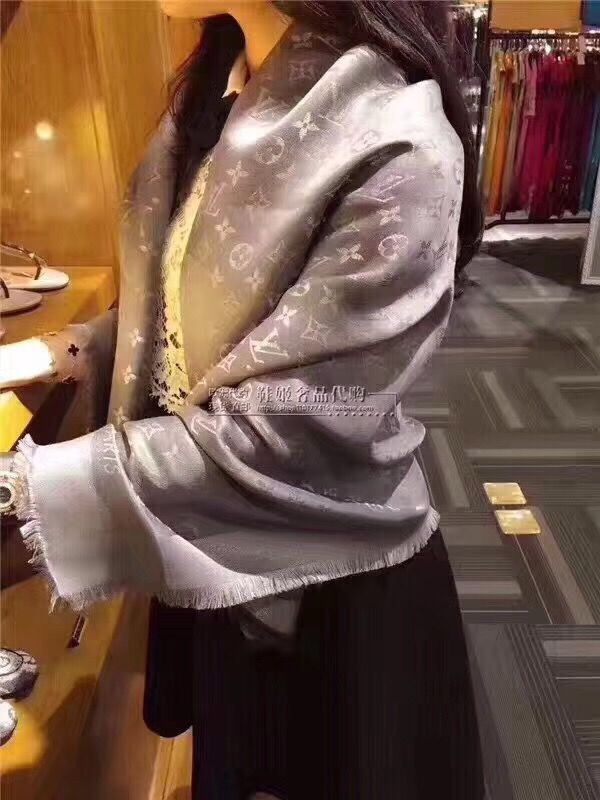 Louis Vuitton Monogram Shine Shawl M98772-4