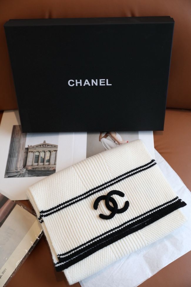 Chanel Wool & Cashmere scarf B25976-2