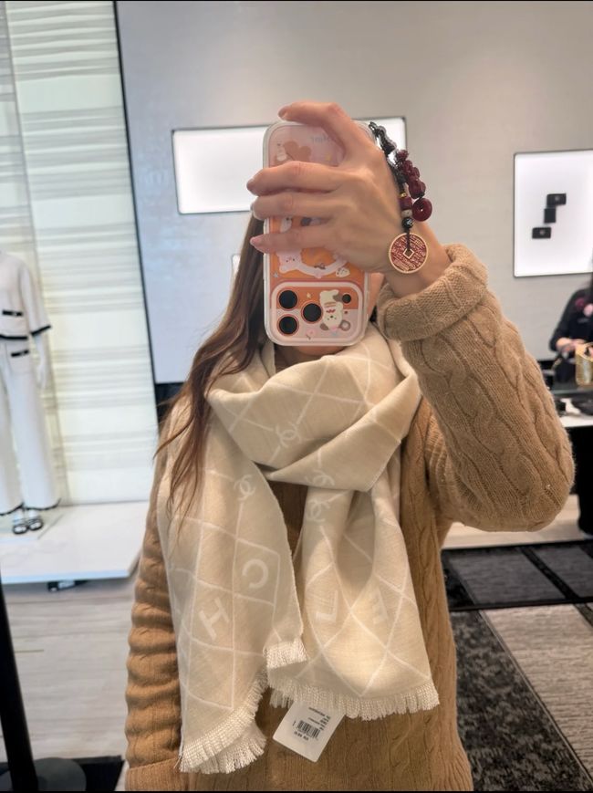 Chanel cashmere scarf B25978-3 Chanel cashmere scarf B25978-3
