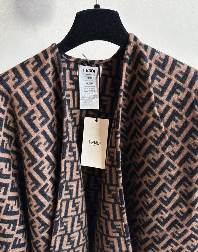 Fendi Shawl Wool Silk and Cotton 06389-1 Fendi Shawl Wool Silk and Cotton 06389-1