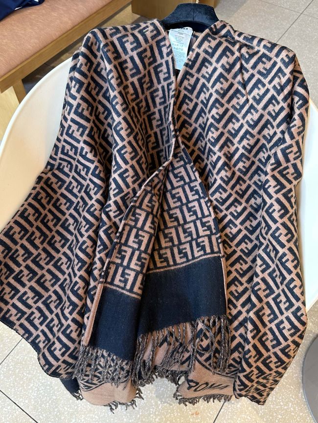 Fendi Shawl Wool Silk and Cotton 06389-1 Fendi Shawl Wool Silk and Cotton 06389-1