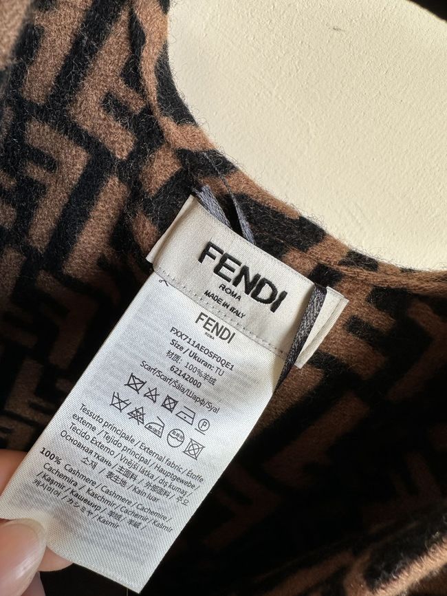 Fendi Shawl Wool Silk and Cotton 06389-1 Fendi Shawl Wool Silk and Cotton 06389-1