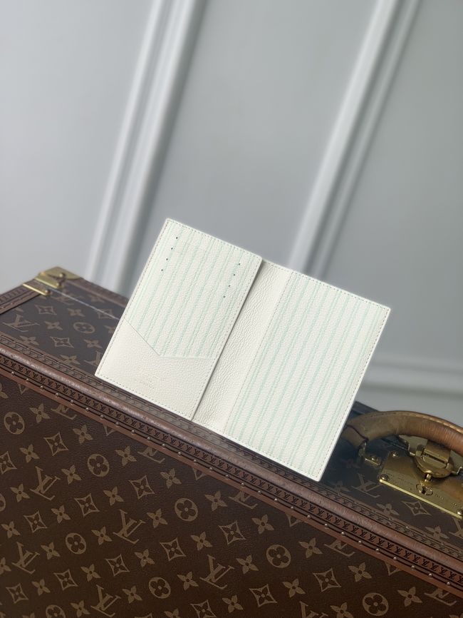 Louis Vuitton Passport Cover M2A004 Minty