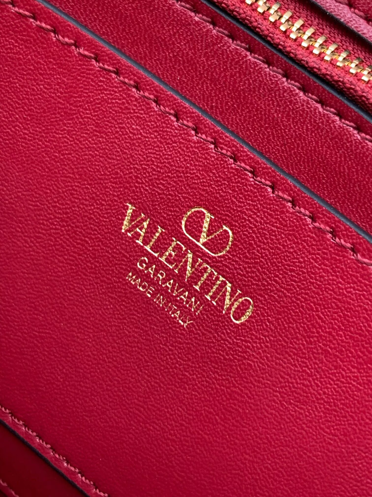 VALENTINO GARAVANI VAIN Original Leather Crocodile Embossed V50231 Burgundy VALENTINO GARAVANI VAIN Original Leather Crocodile Embossed V50231 Burgundy