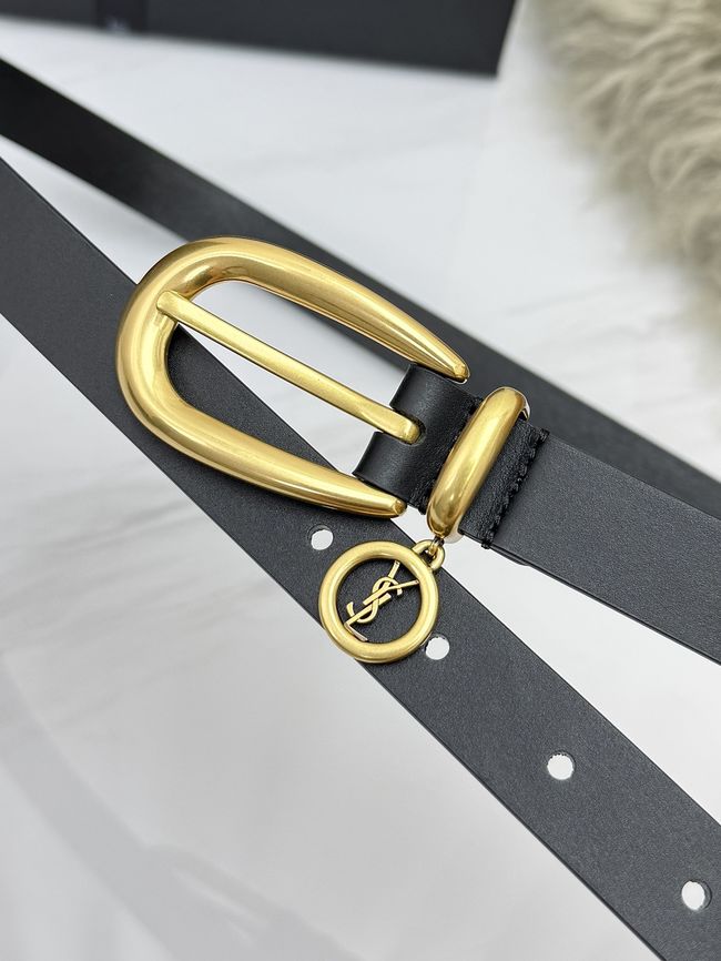 Saint Laurent CASSANDRE charm elongated buckle thin belt in leather S2596-6 Saint Laurent CASSANDRE charm elongated buckle thin belt in leather S2596-6