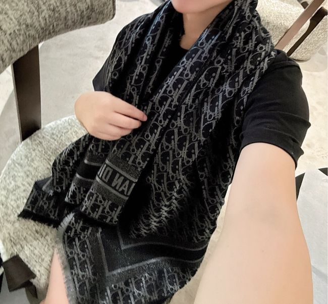 Dior Oblique Shawl Wool and Silk Jacquard I1058-12 Dior Oblique Shawl Wool and Silk Jacquard I1058-12