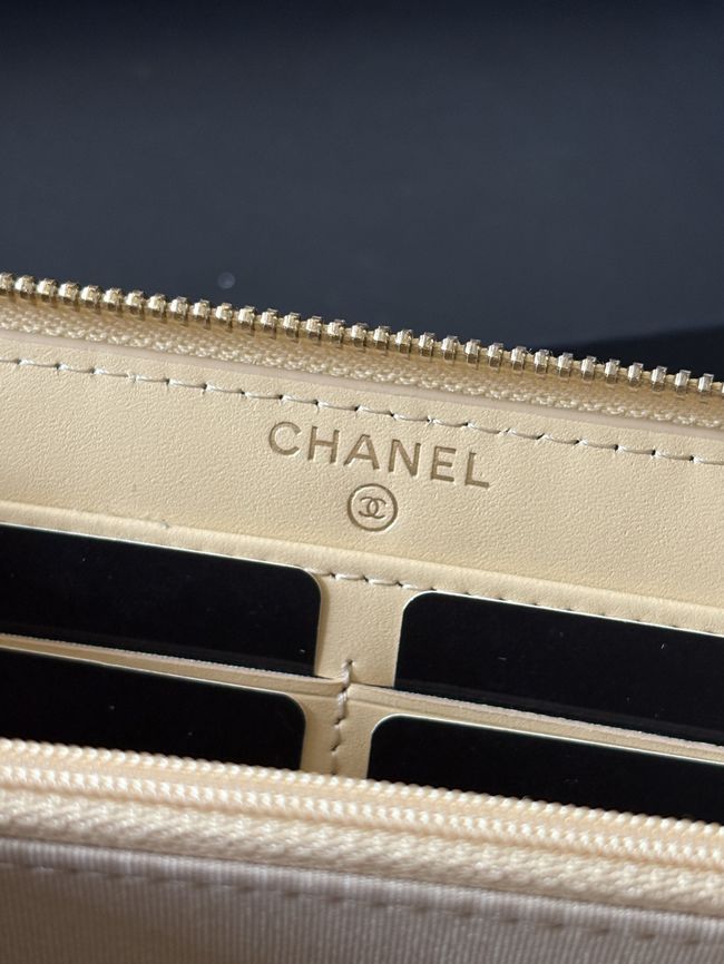 Chanel Classic Zipped Wallet AP5077 apricot