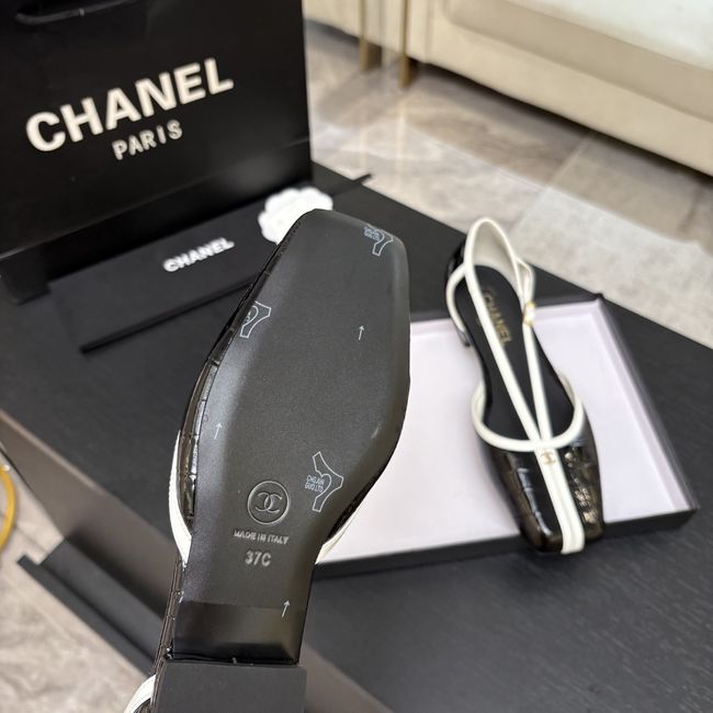 Chanel Mary Janes G47613-11