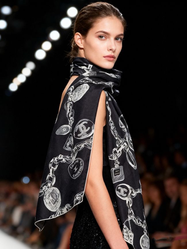 Chanel Wool and Silk Shawl AAC492-3