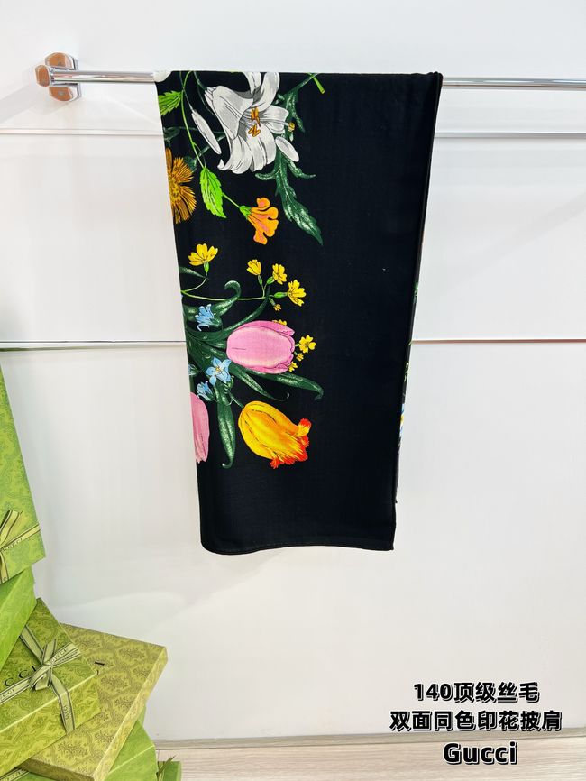 Gucci Wool and Silk Shawl A008HK-1 Gucci Wool and Silk Shawl A008HK-1