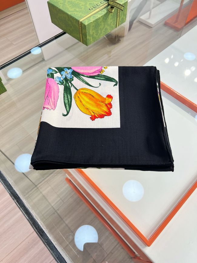 Gucci Wool and Silk Shawl A008HK-2