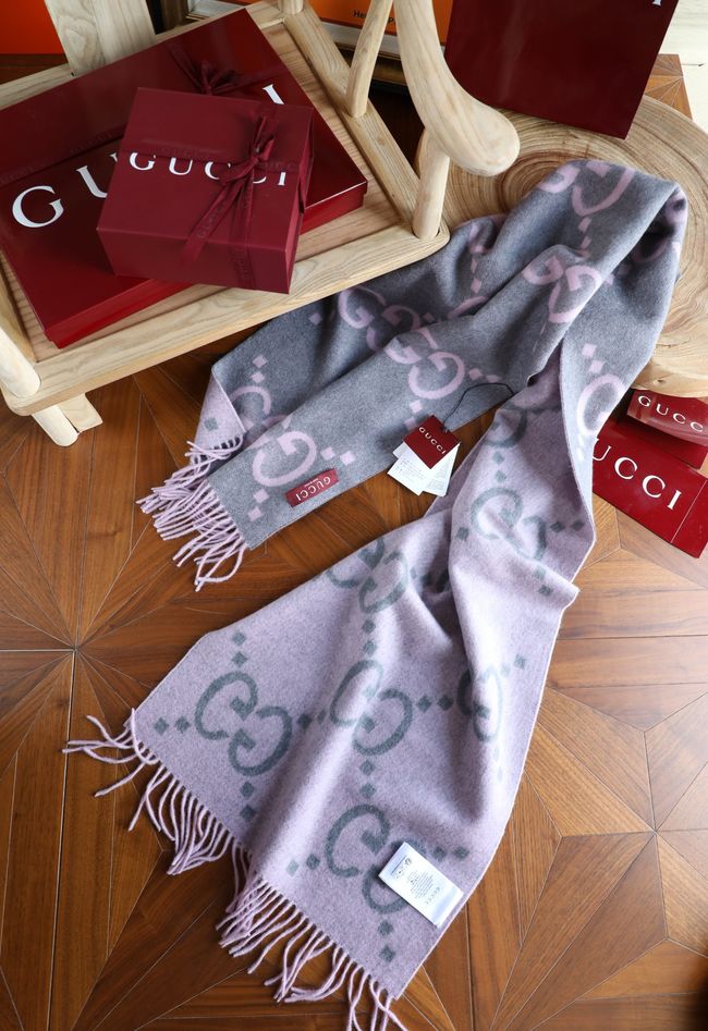 Gucci Reversible Cashmere scarf 777067-2 Gucci Reversible Cashmere scarf 777067-2