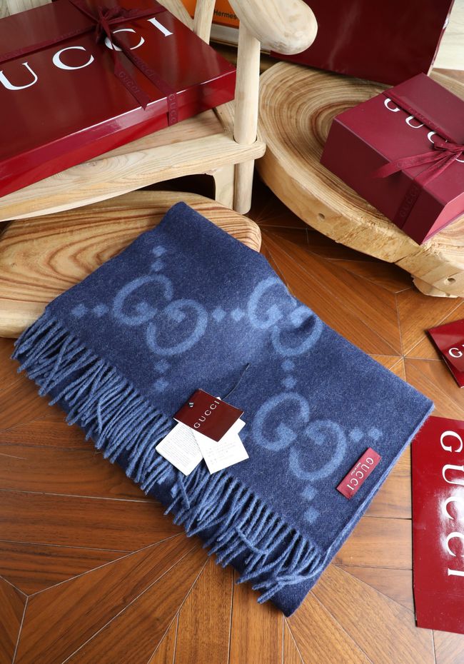 Gucci Reversible Cashmere scarf 777067-5 Gucci Reversible Cashmere scarf 777067-5
