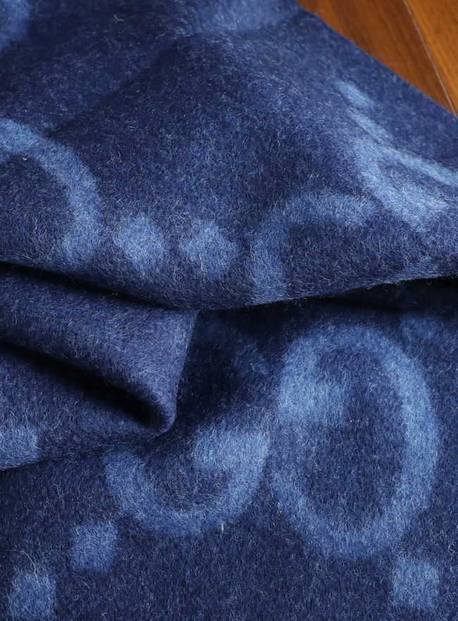 Gucci Reversible Cashmere scarf 777067-5 Gucci Reversible Cashmere scarf 777067-5
