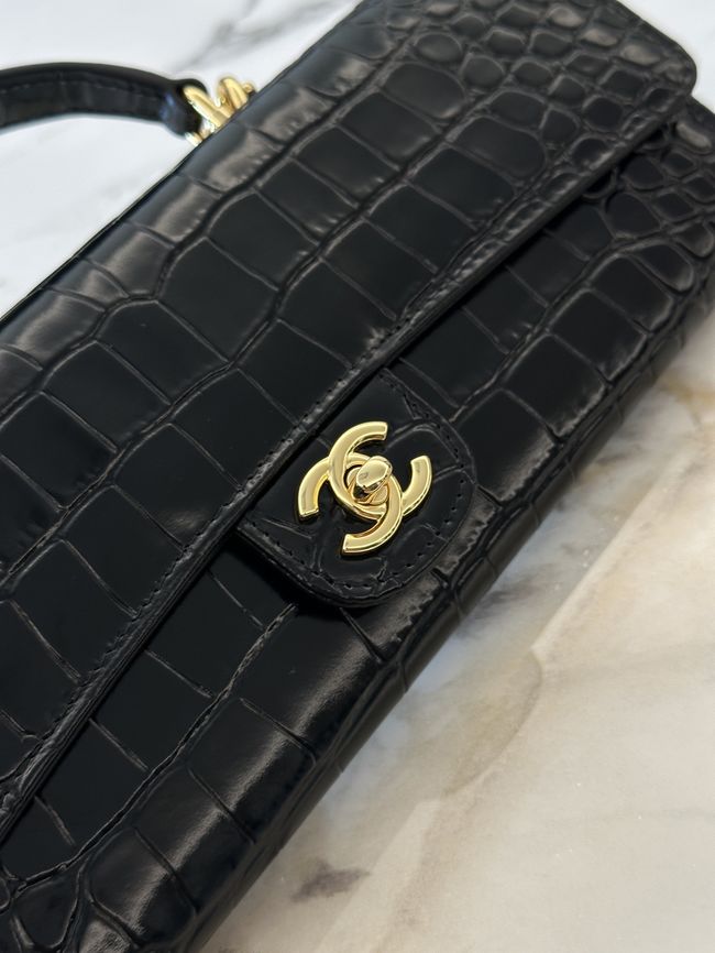 Chanel Clutch with chain Crocodile Embossed AP5280 black Chanel Clutch with chain Crocodile Embossed AP5280 black