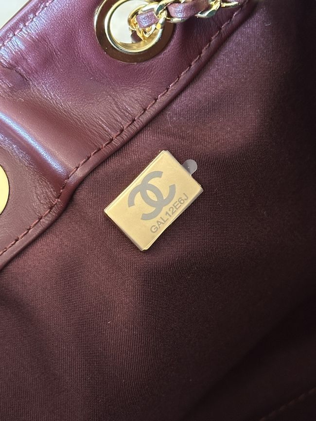 CHANEL 25 SMALL HANDBAG patent leather AS5293 Burgundy