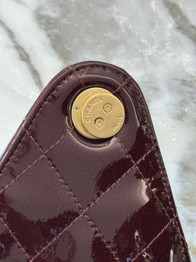 CHANEL 25 SMALL HANDBAG patent leather AS5293 Burgundy