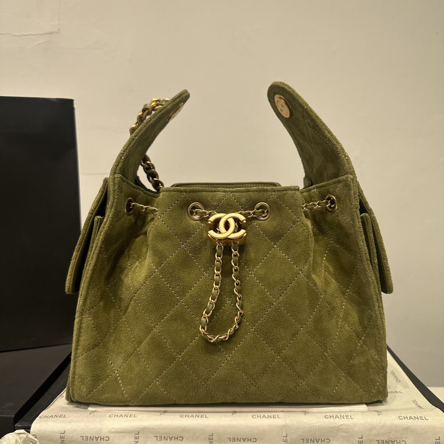 CHANEL 25 Small Handbag Suede AS5293 Green CHANEL 25 Small Handbag Suede AS5293 Green