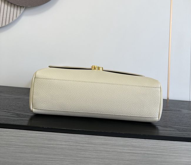 Chanel Maxi Flap bag AS6482 White Chanel Maxi Flap bag AS6482 White