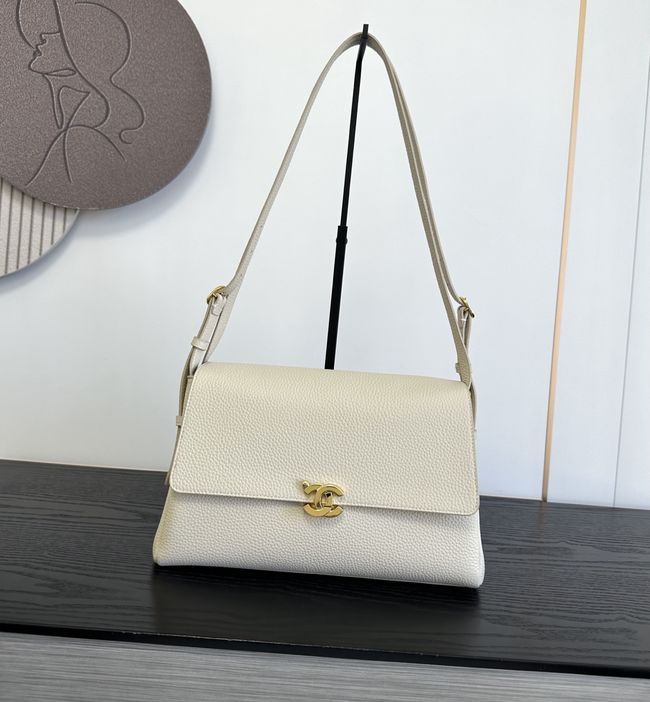Chanel Maxi Flap bag AS6484 white Chanel Maxi Flap bag AS6484 white
