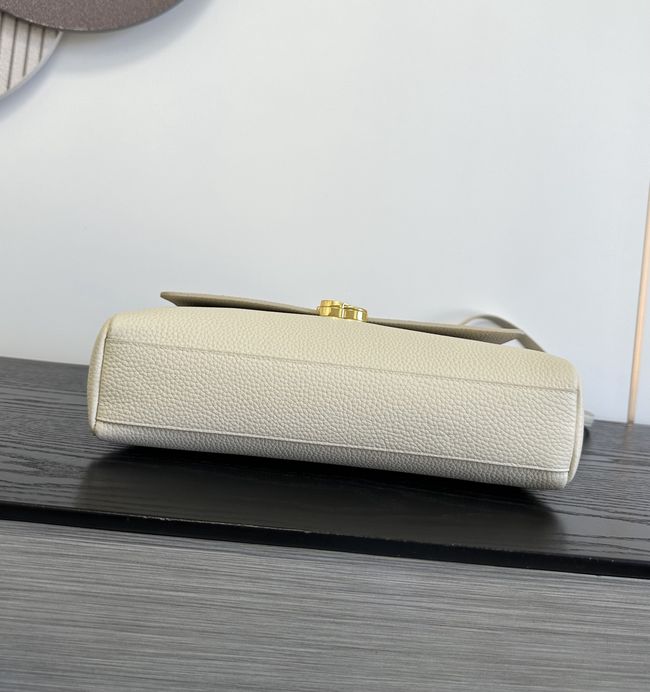 Chanel Maxi Flap bag AS6484 white